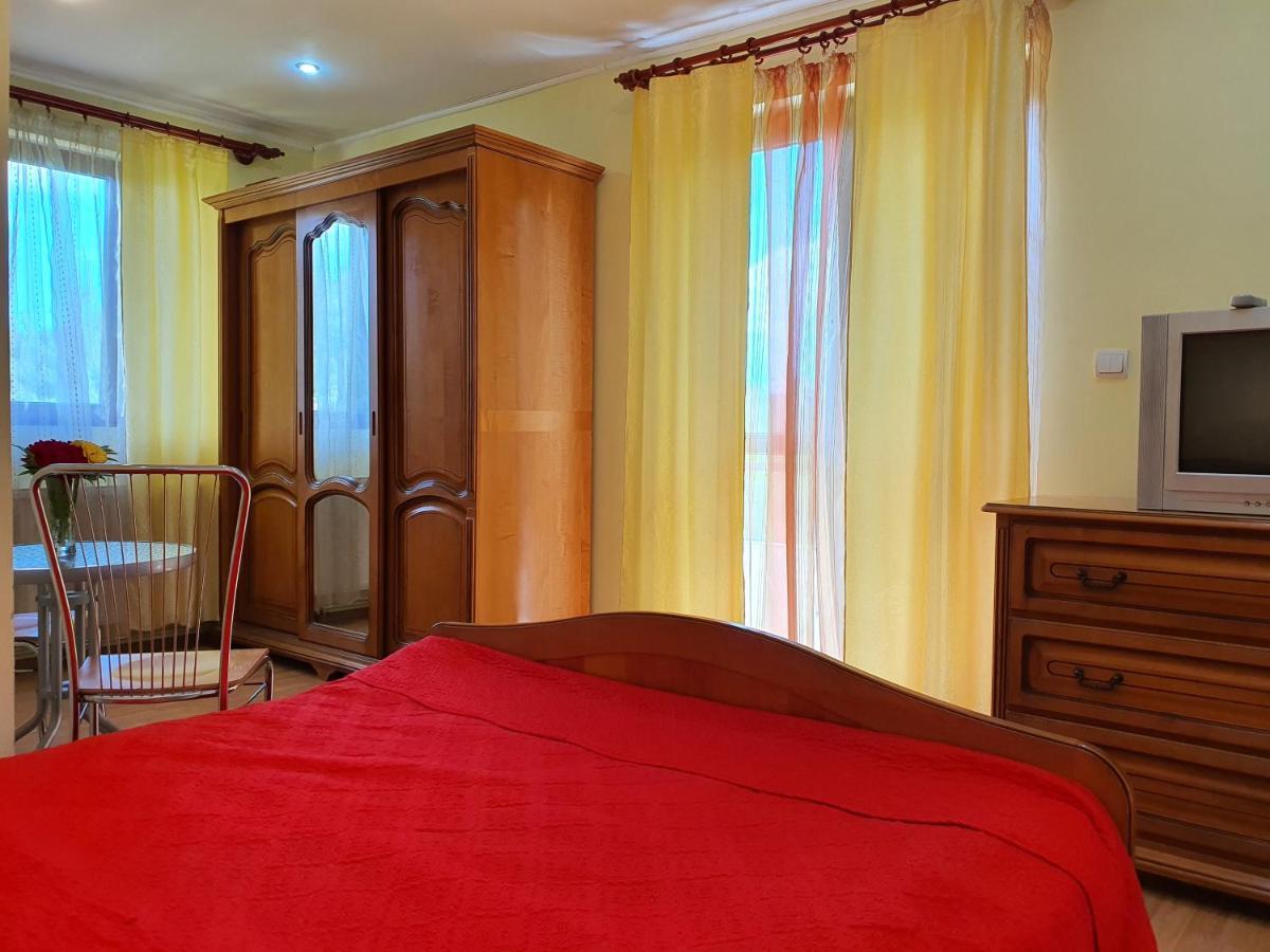 Casa Carpati Apartment Zărneşti Екстериор снимка
