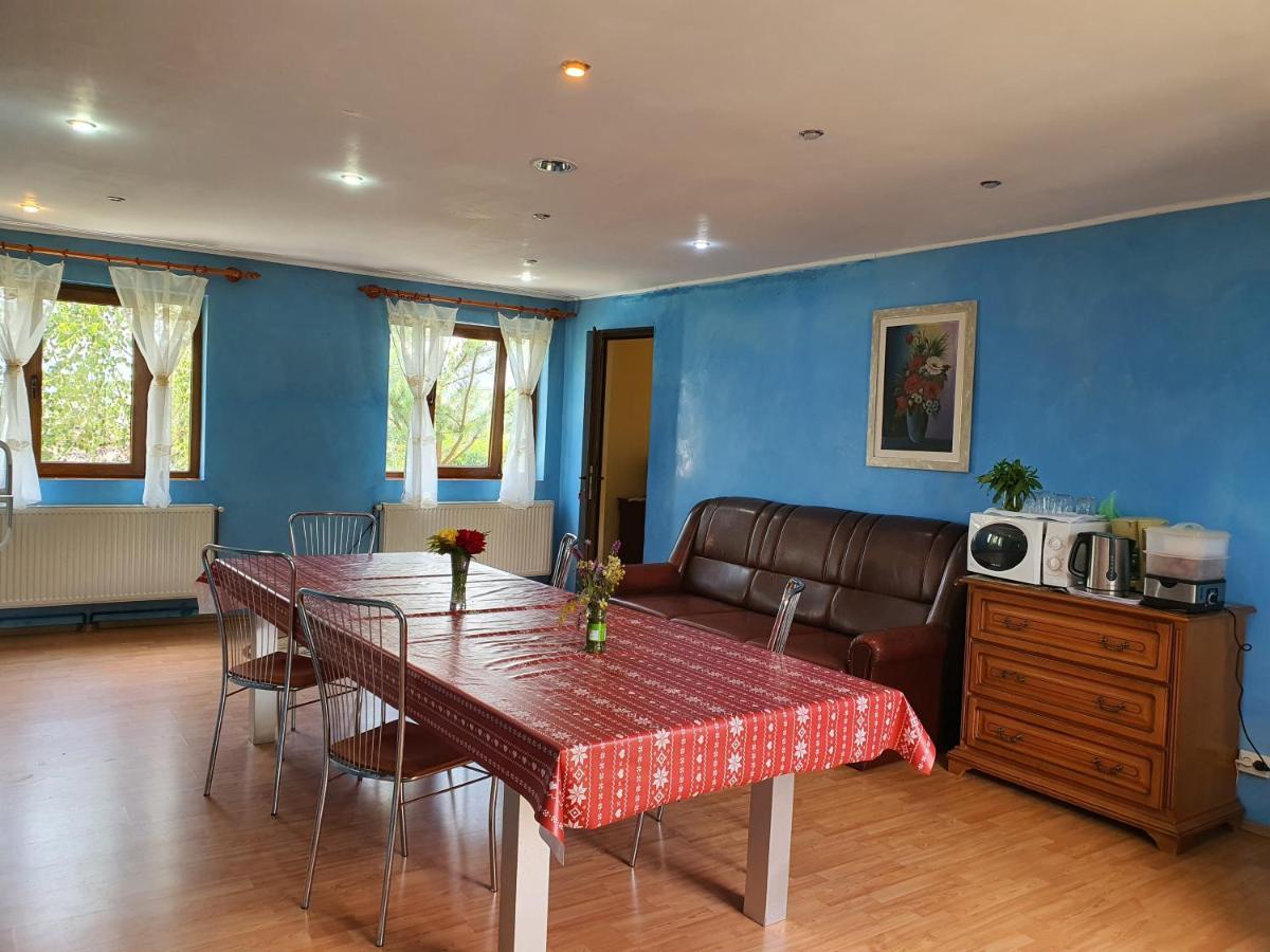 Casa Carpati Apartment Zărneşti Екстериор снимка